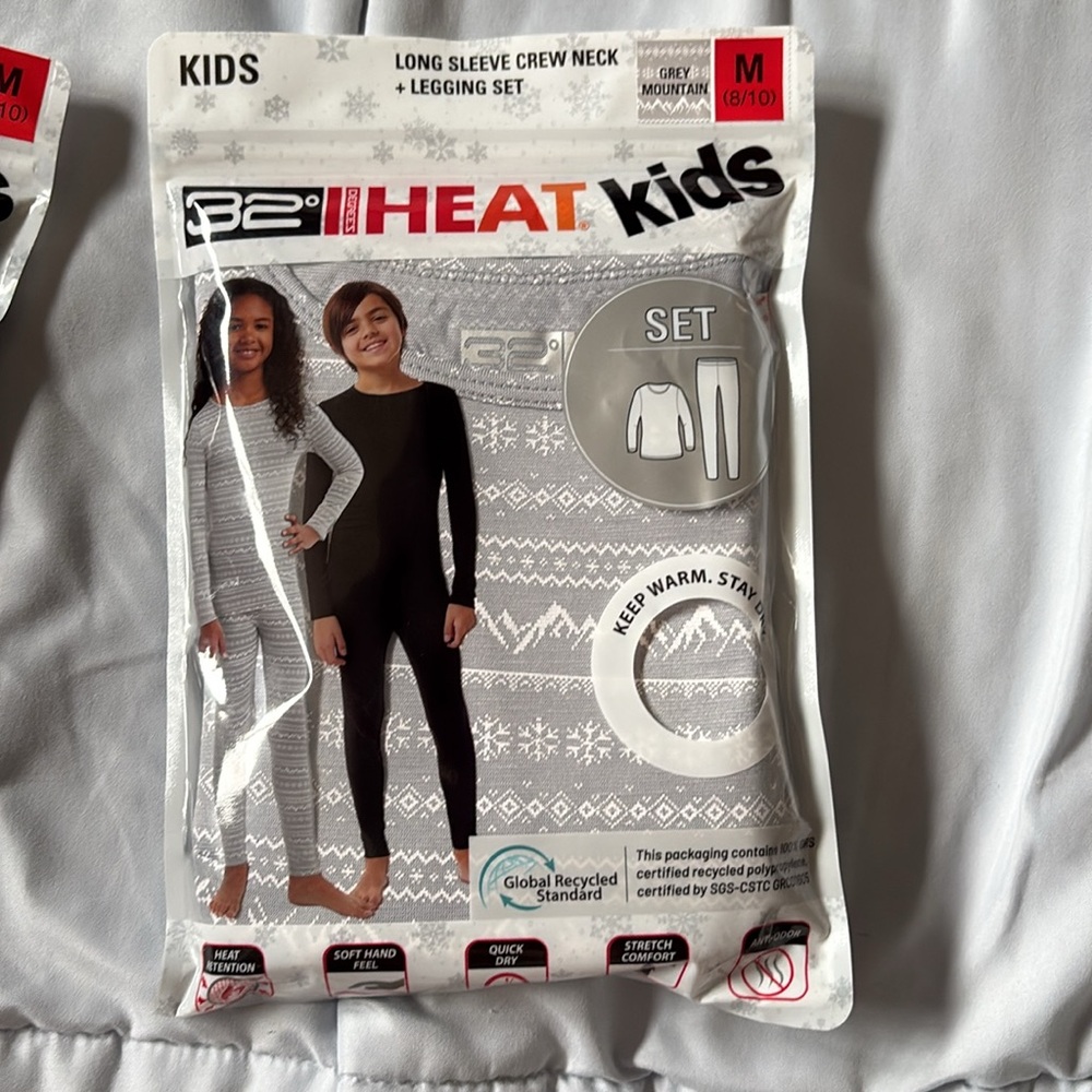 32 Degrees Kids Black and White Thermal Set - Picture 4 of 7